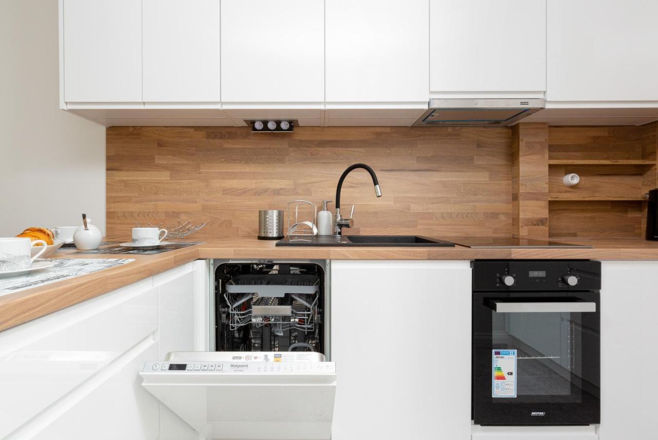 Apartments City Center Ochota By Noclegi Renters Варшава Экстерьер фото